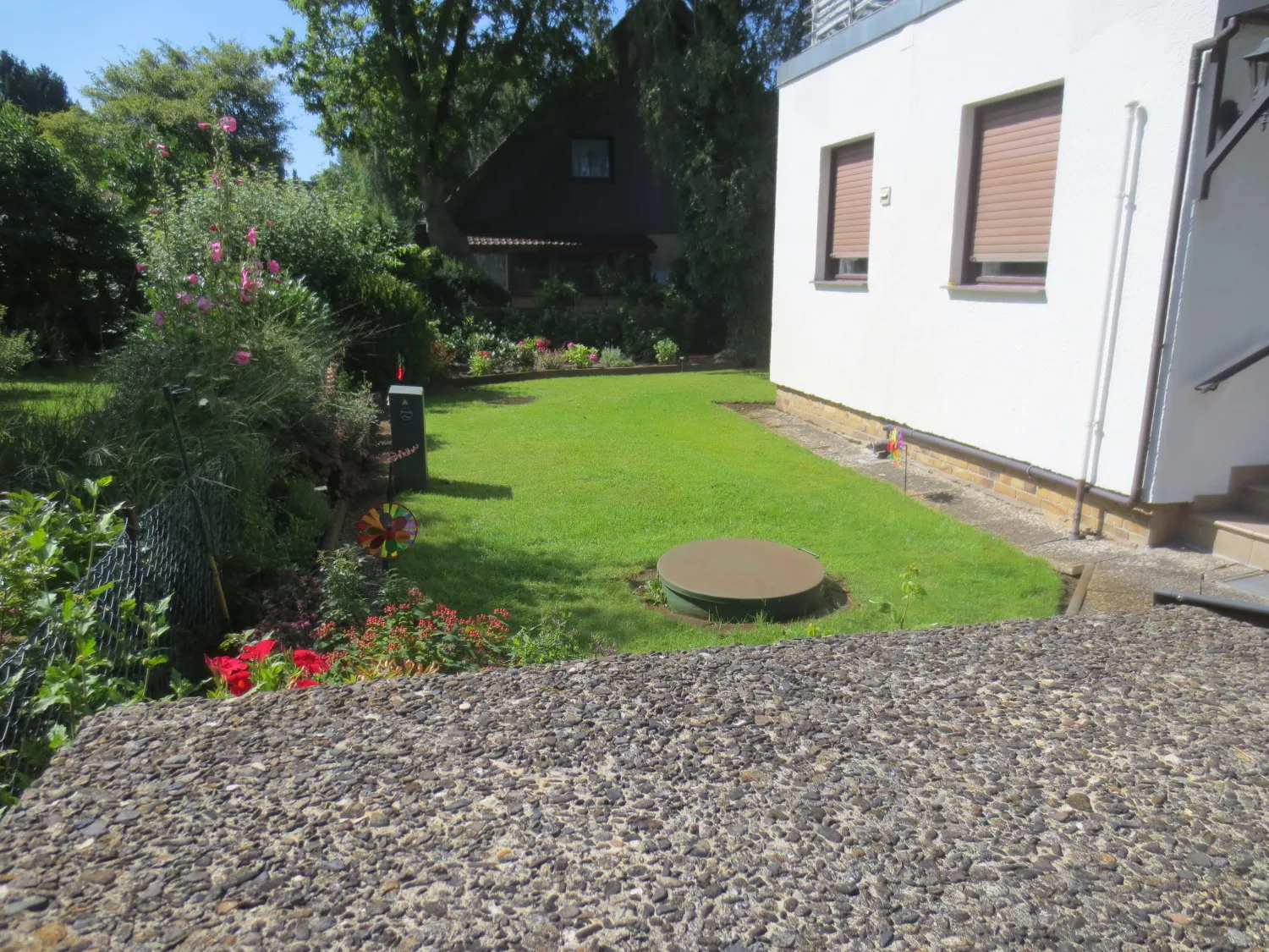 Wohnen in Gatow – „Dorf in der Stadt“: bezugsfreies Einfamilienhaus in sehr schöner Lage, ca. 168 qm Wohnfläche (Renovierungsbedarf) + Doppelgarage zu verkaufen – Bild 11