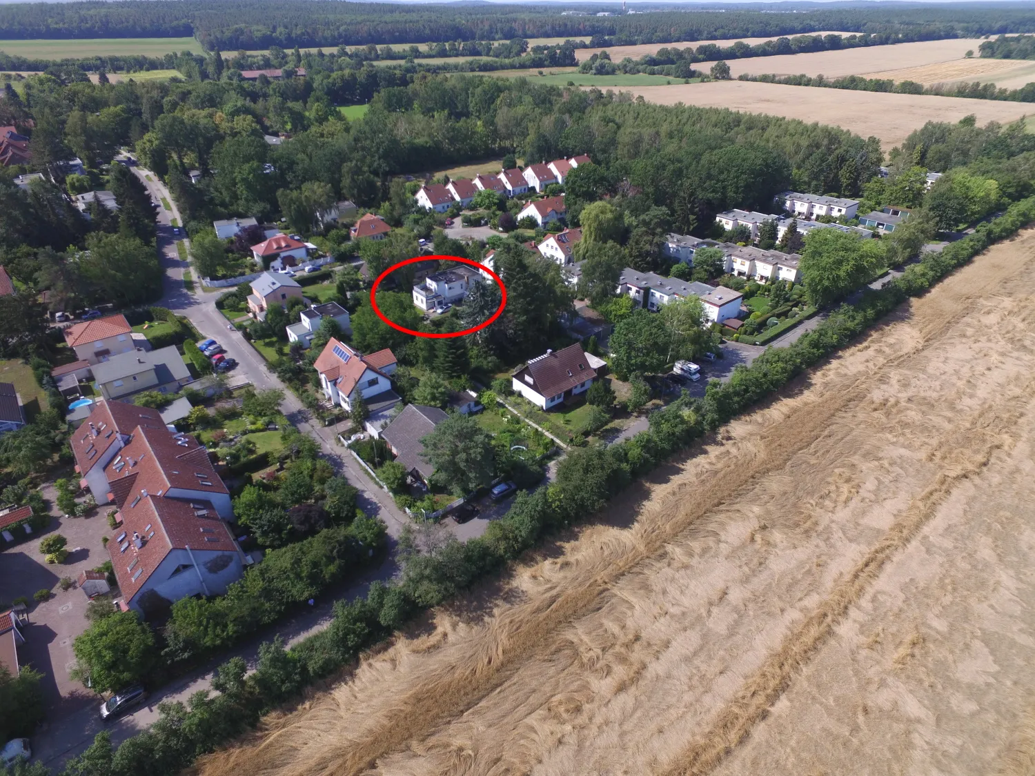 Wohnen in Gatow – „Dorf in der Stadt“: bezugsfreies Einfamilienhaus in sehr schöner Lage, ca. 168 qm Wohnfläche (Renovierungsbedarf) + Doppelgarage zu verkaufen – Bild 4