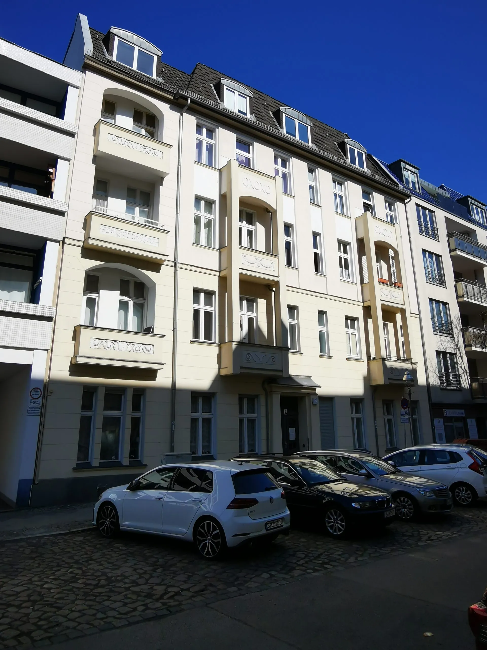 1057-30 Hausansicht