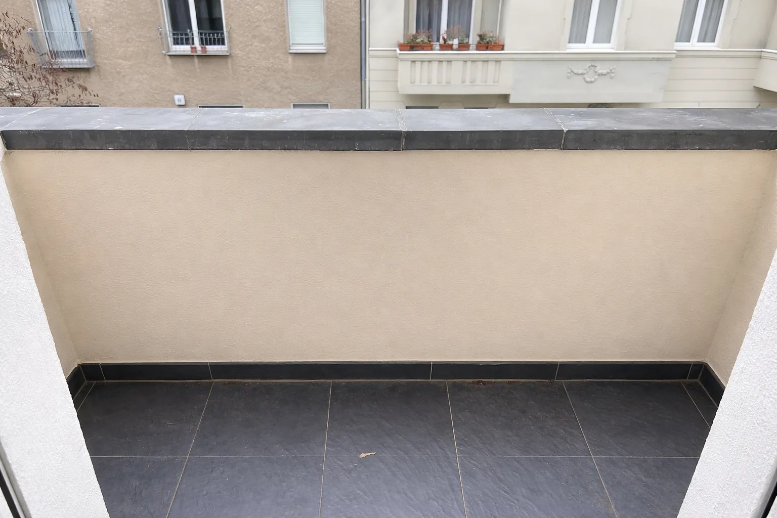 1057-05 Balkon