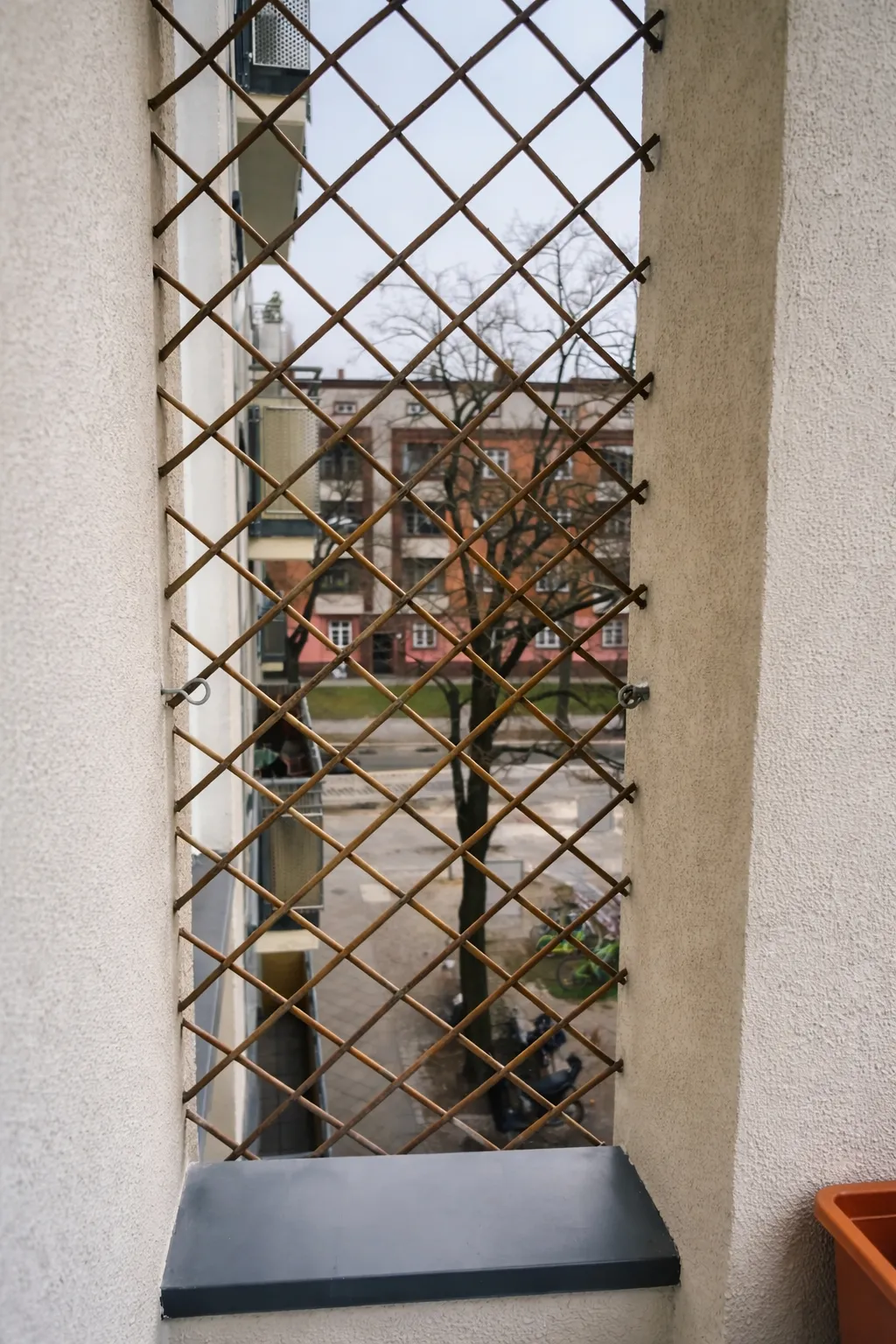1057-06 Seitenblick Balkon