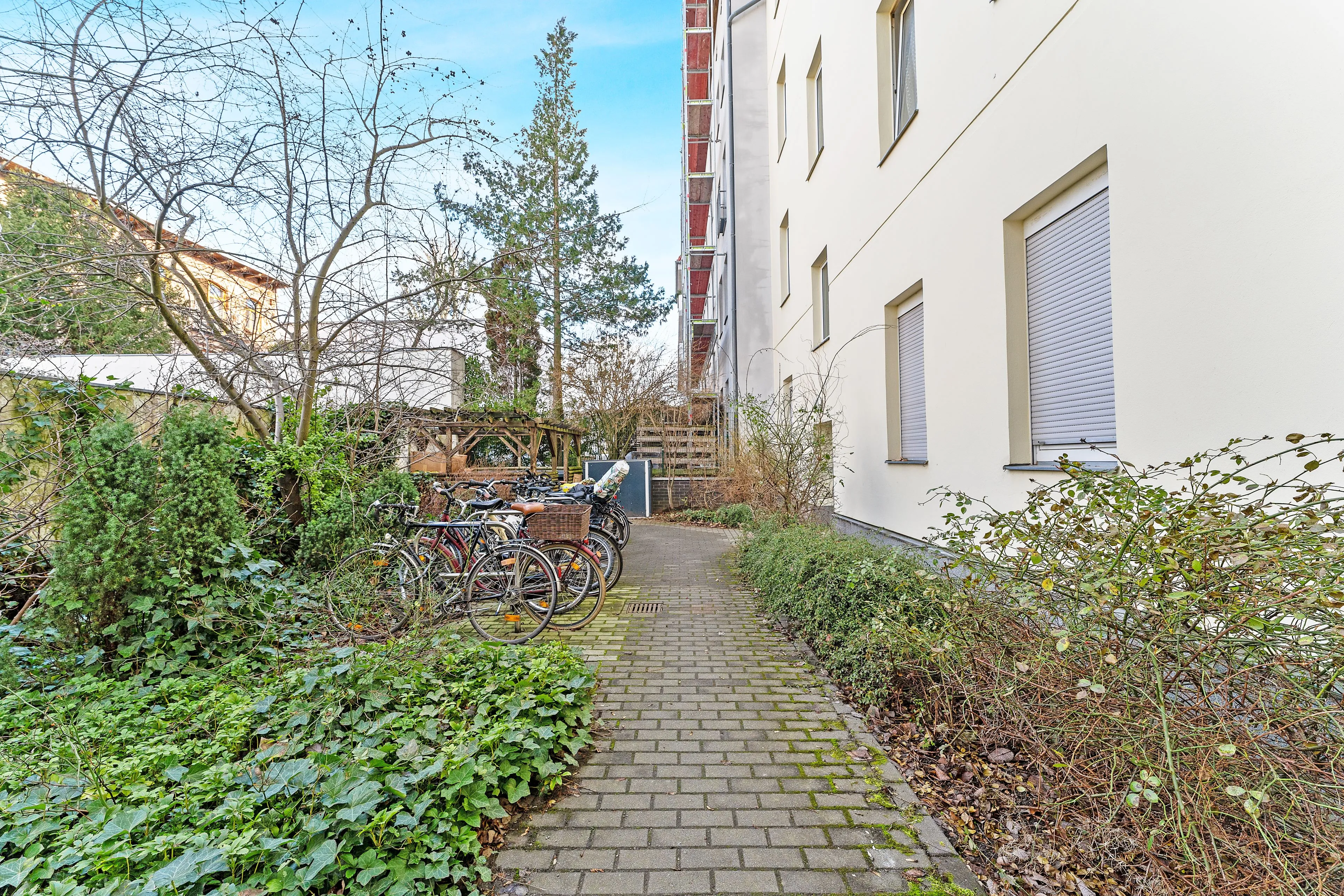 0978-20 Blick in den Hof
