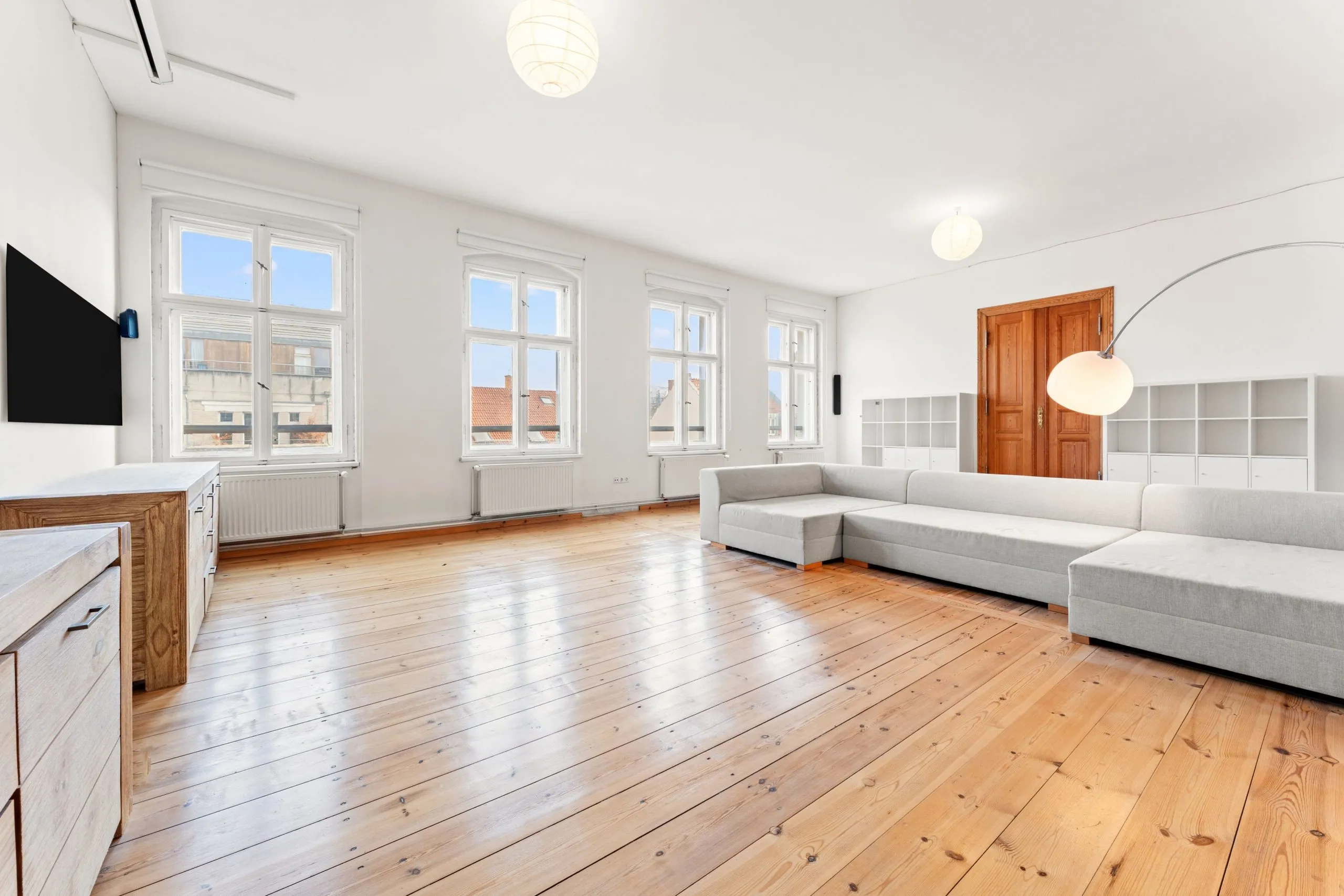 1041-08 Wohnzimmer mit Blick