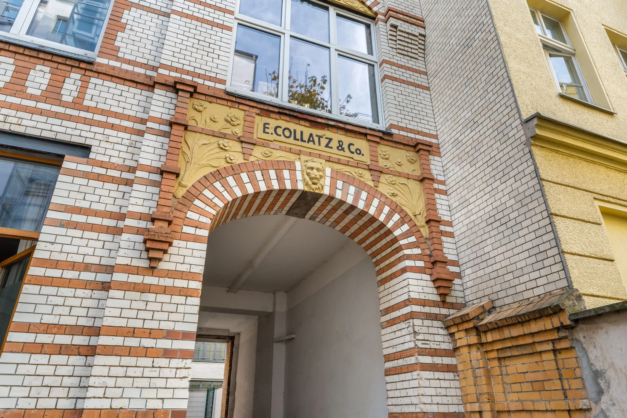 1041-03 Kastanienallee 32