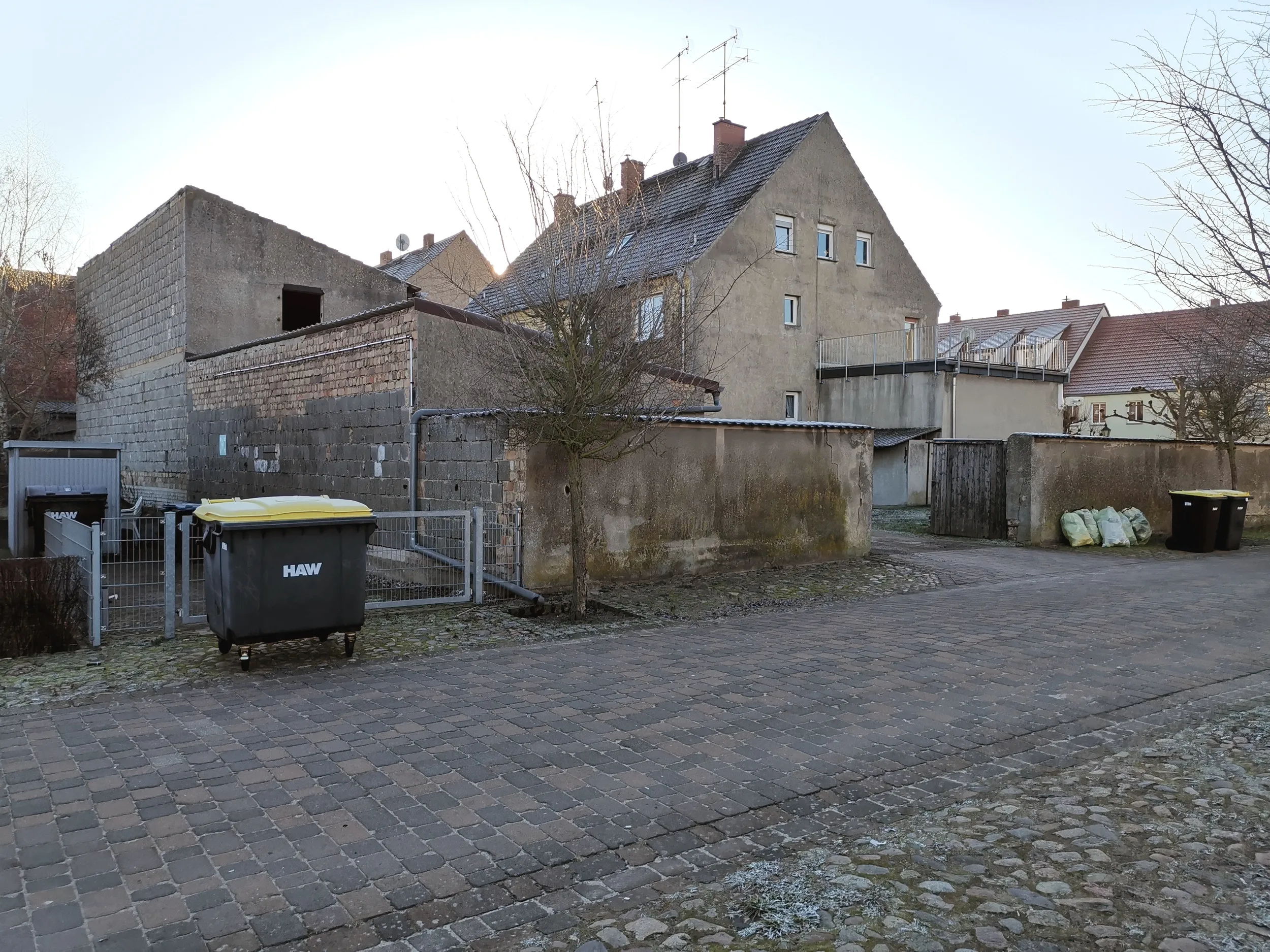 0974-09 Rückansicht Hof