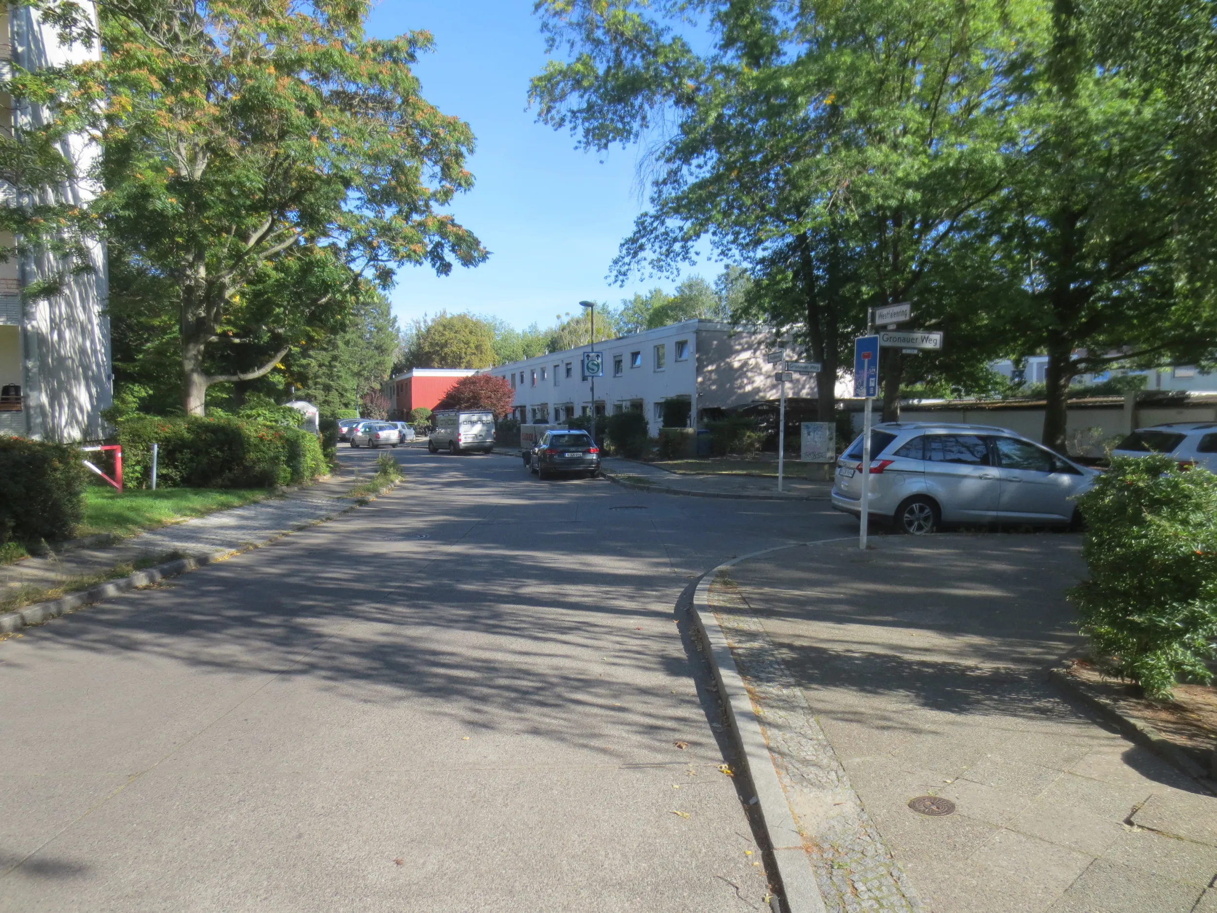 0913-31 Blick in die Straße