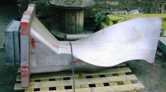 Vertical form tool casting used in aircraft component production