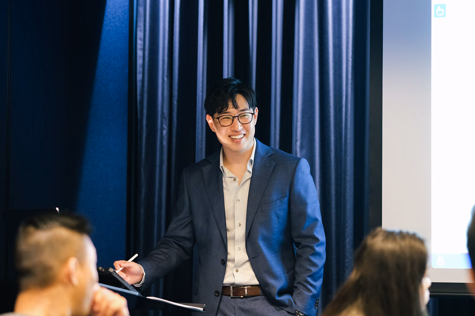 Dr. Justin Sung teaching at a workshop