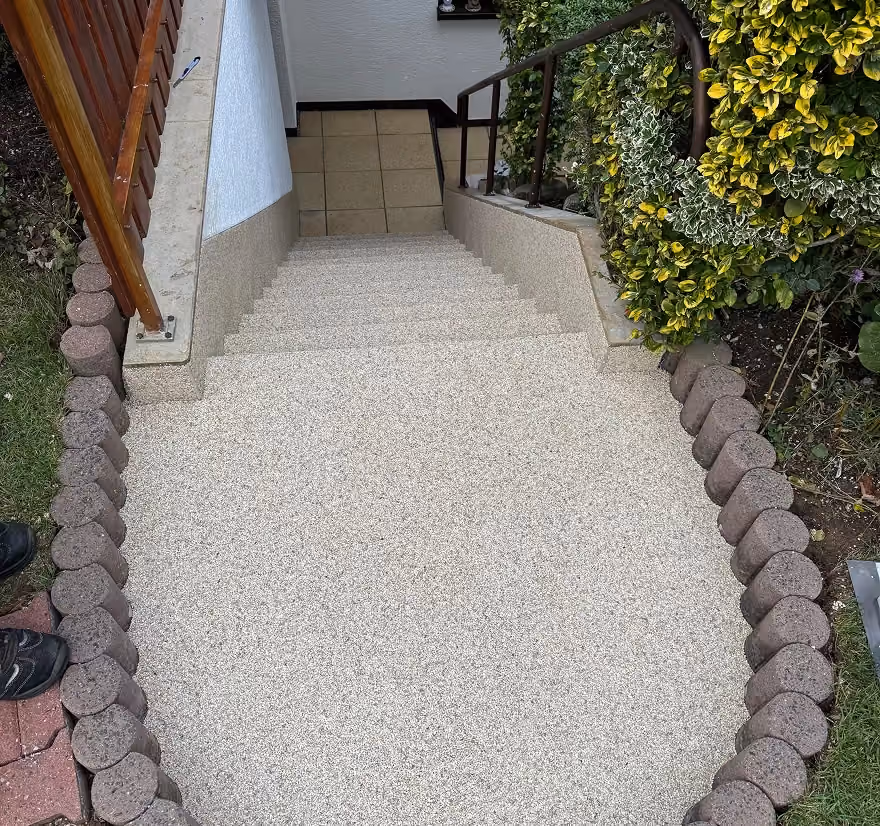 Langlebiger Steinteppich auf einer Kellertreppe in Fürth