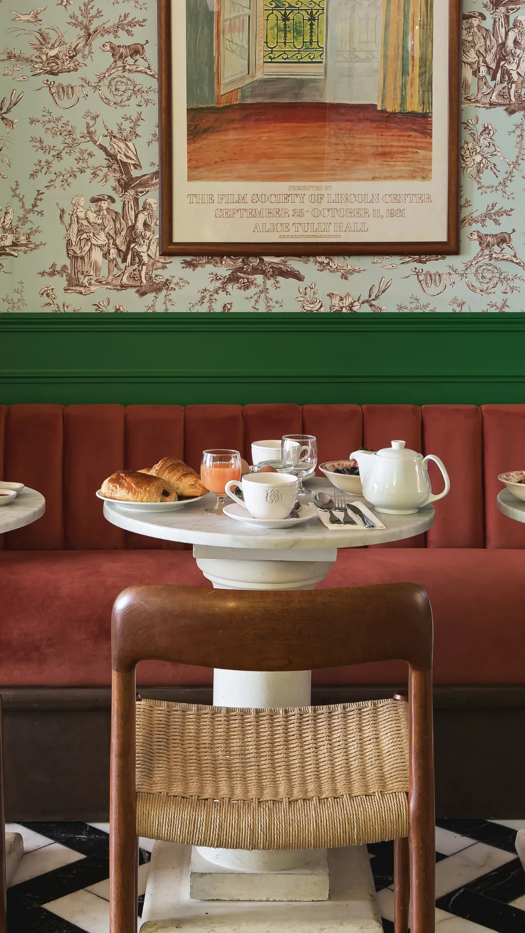 Breakfast served at the Hôtel des Deux Gares restaurant in Paris.