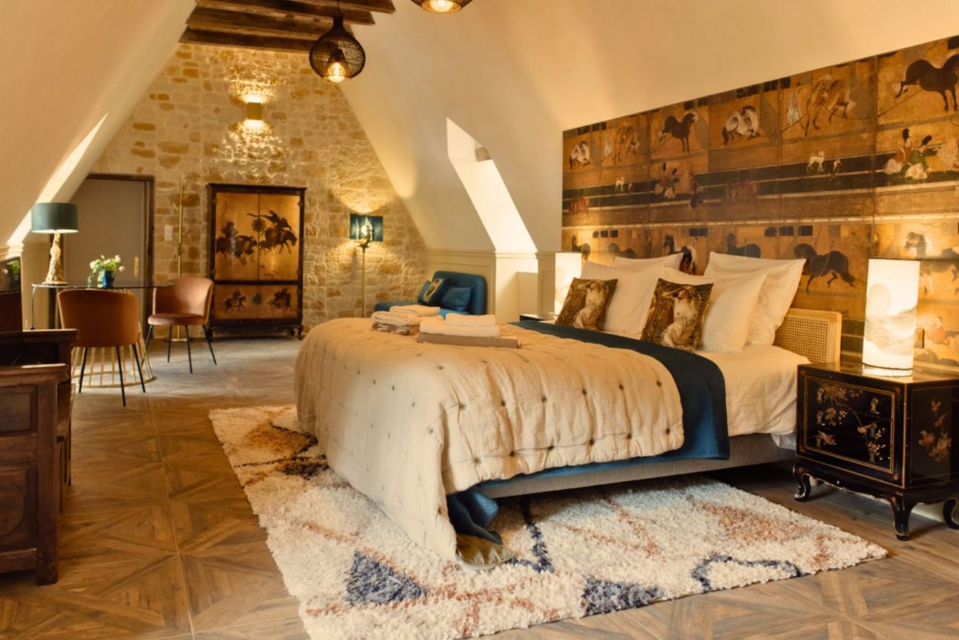Chambre aménagée sous la charpente, combles habités