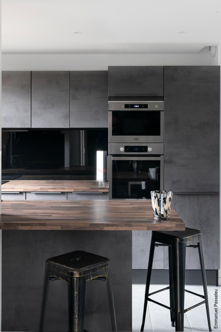 Rénovation d'un appartement, cuisine et plan de travail en bois, par Imagine Conception