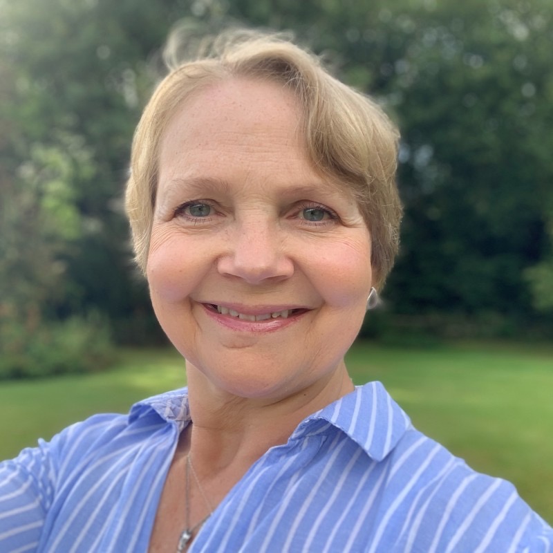 Portrait of Debbie Hindle