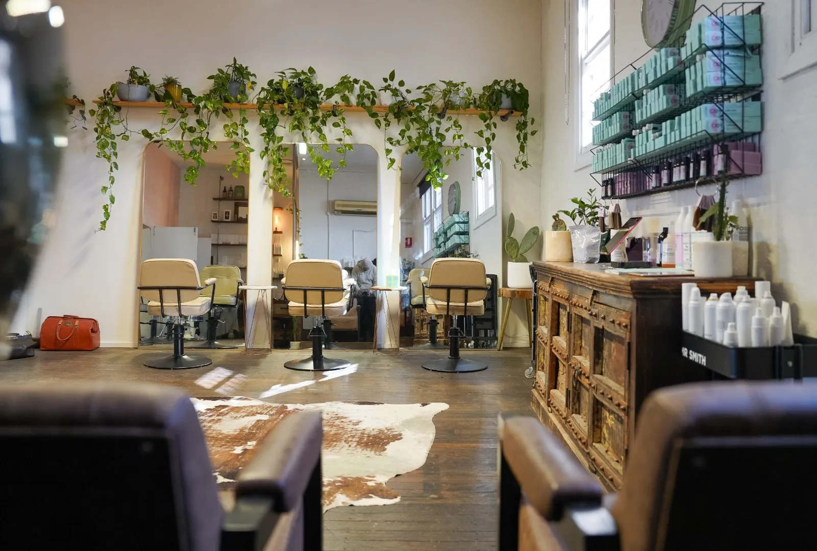Styling stations under hanging greenery