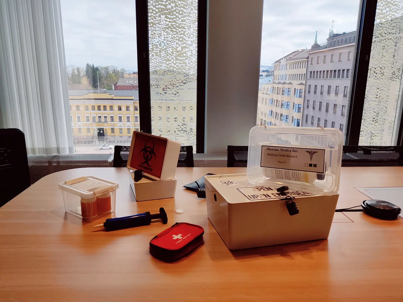 Pelimateriaalit valmiina työporukan tapahtumaa varten