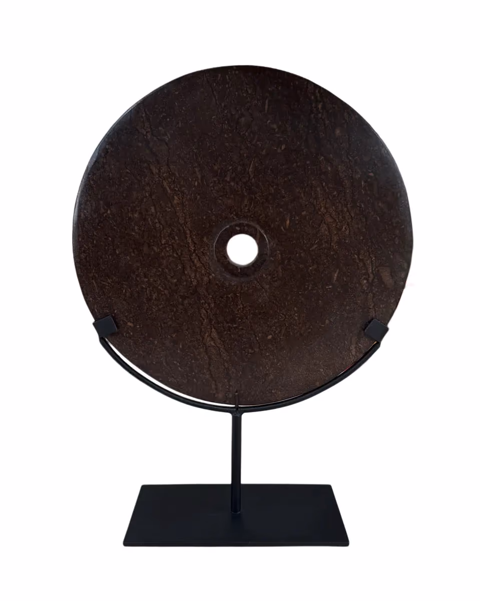 Rawi marble disc on stand (30 cm) brown