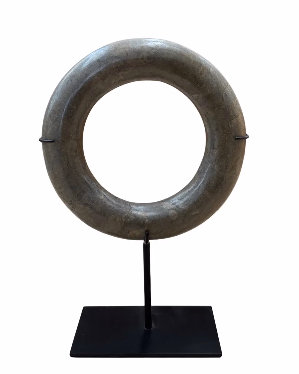 Carak marble ring on stand kecil 20 cm