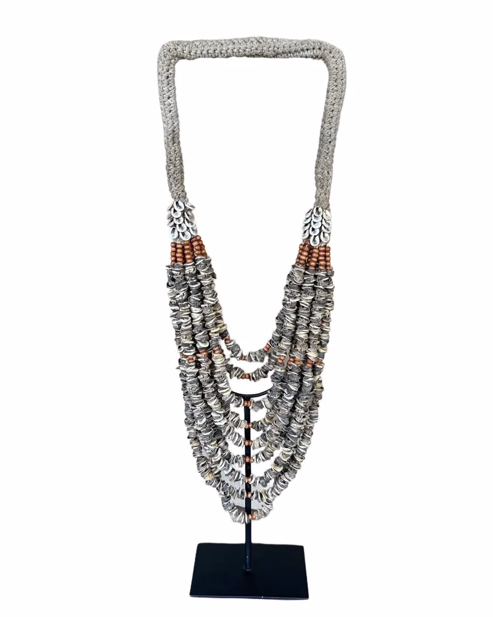 Gorari shell necklace light colour with orange