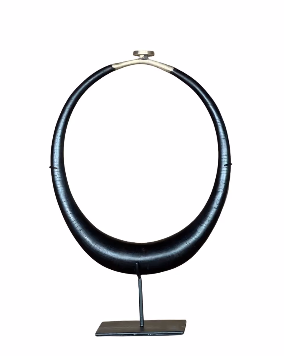 Nias necklace black