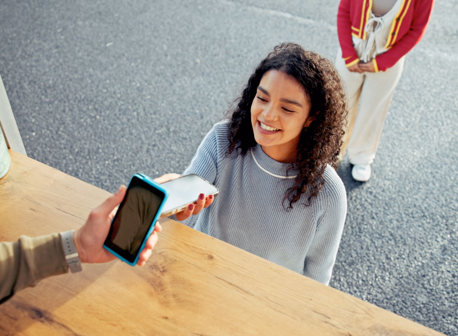 How Tap to Pay works, step 3