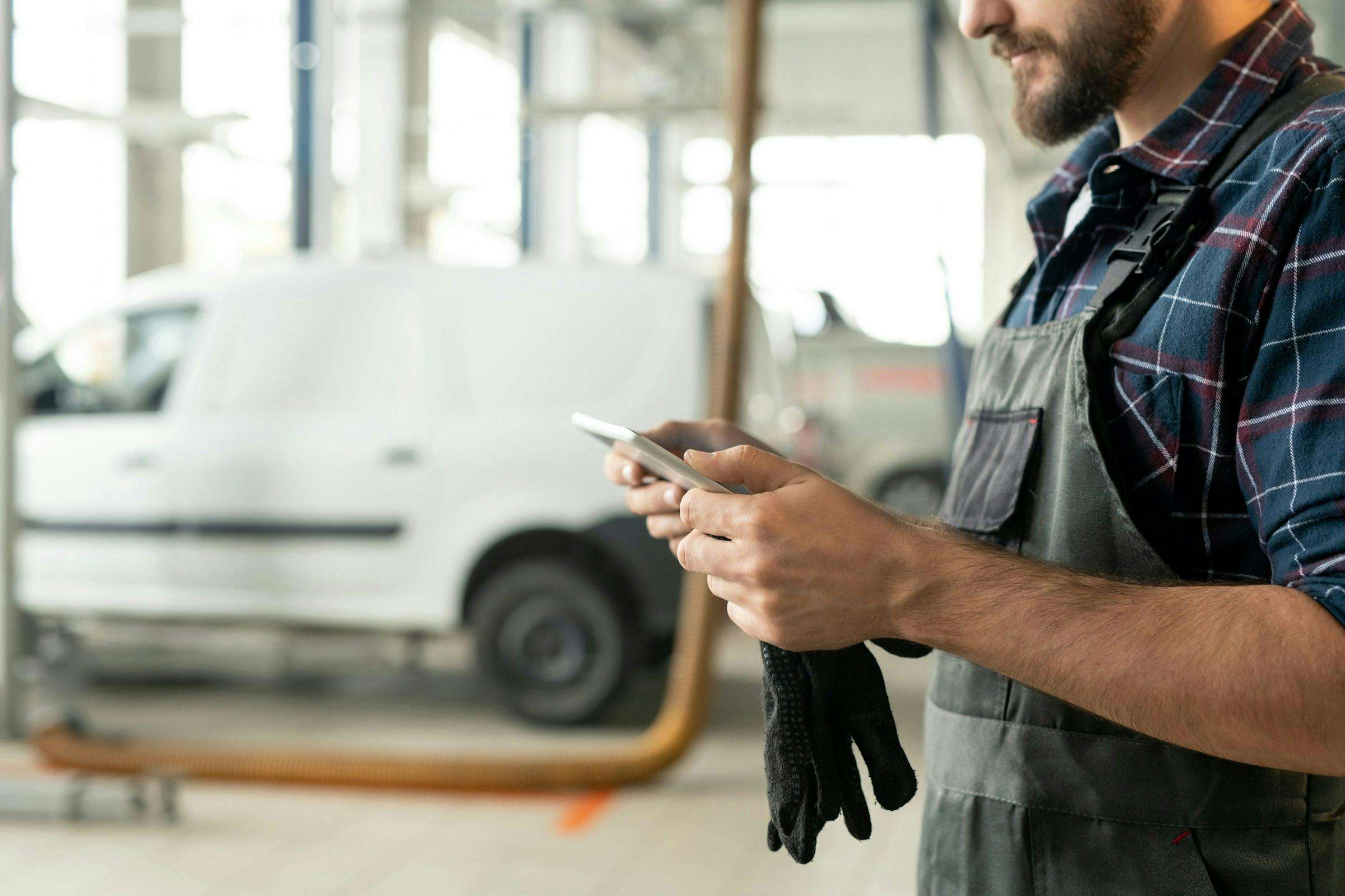 Reduce safety incidents by 26% with bite-sized training that fits your workforce.
