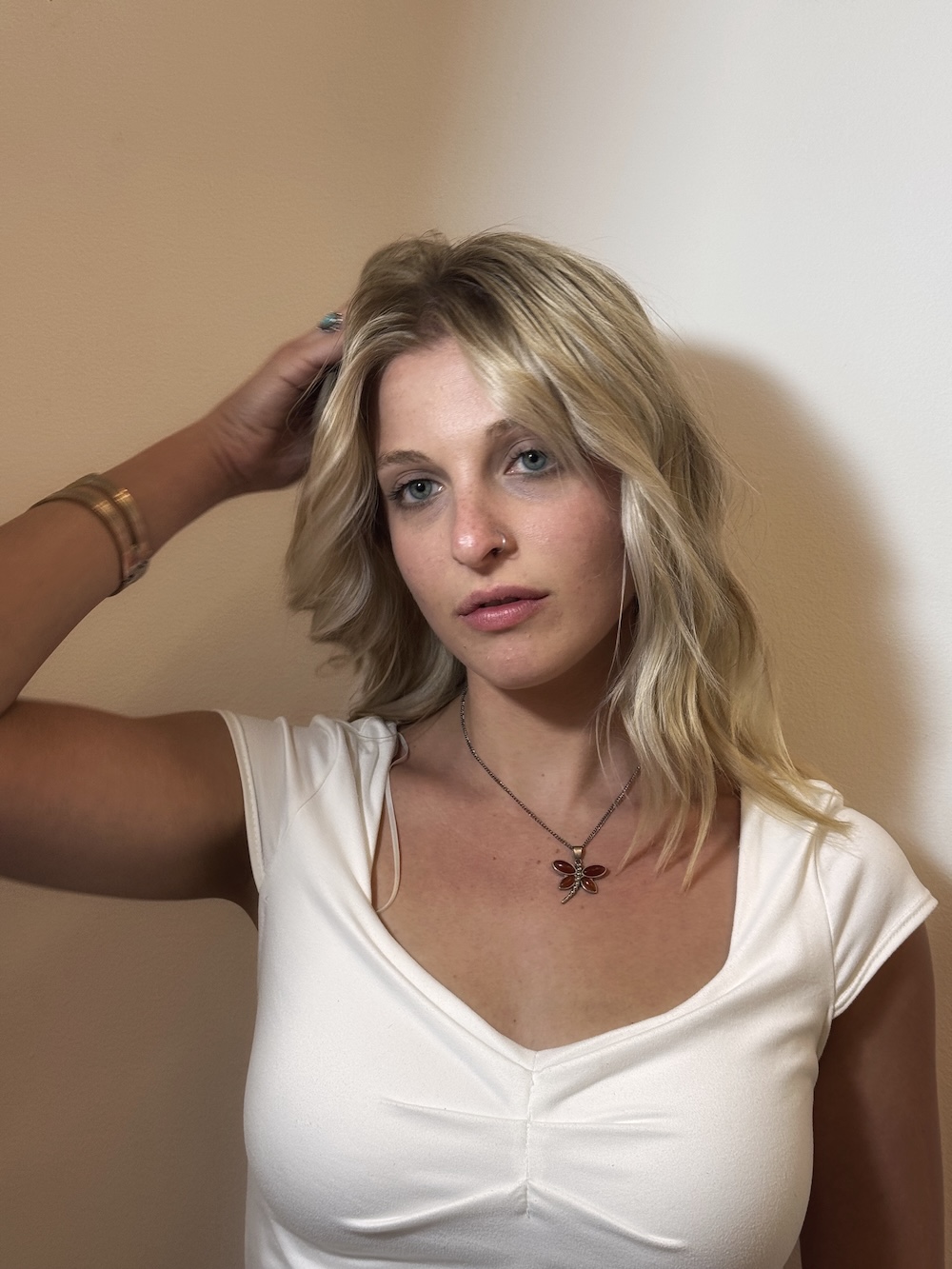 Why harmonised Monochromatic-inspired Blondes are effortless Chic