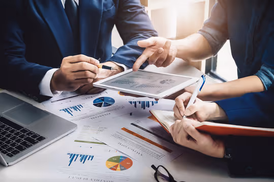 Automate customer communications across banking, lending & wealth with AI