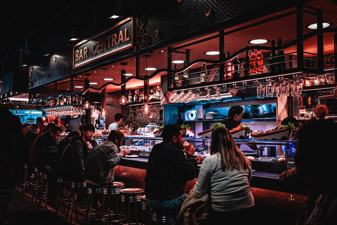 42 Hourly Worker Payment Preference Trends Multi-Unit Restaurant Operators Must Know in 2026