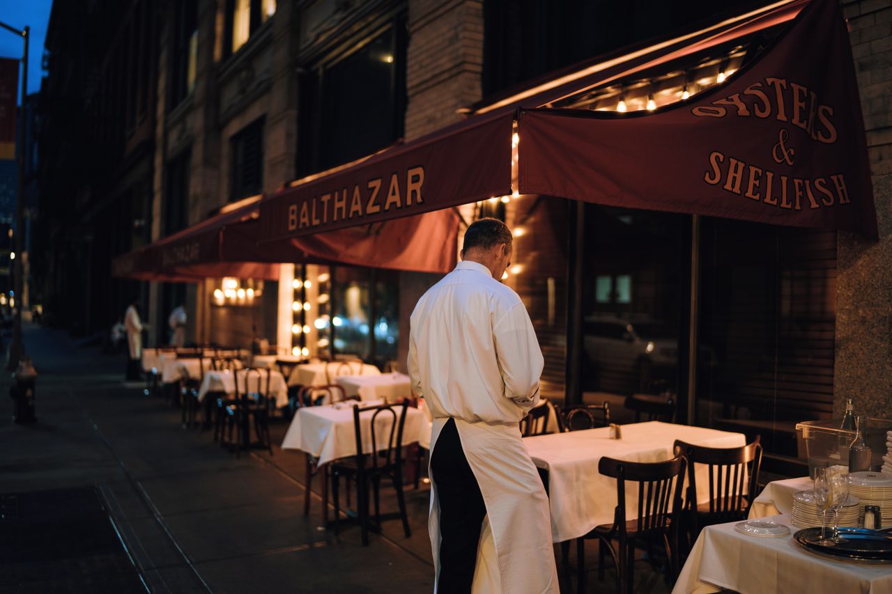 New York City Restaurant Minimum Wage (2026): Base Rate, Tipped Wage & Tip Credit