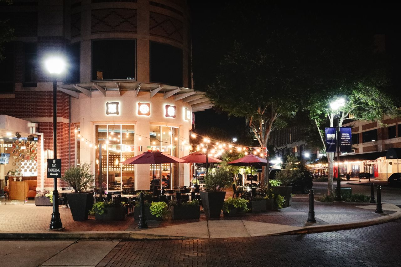 Houston Restaurant Minimum Wage (2026): Base Rate, Tipped Wage & Tip Credit