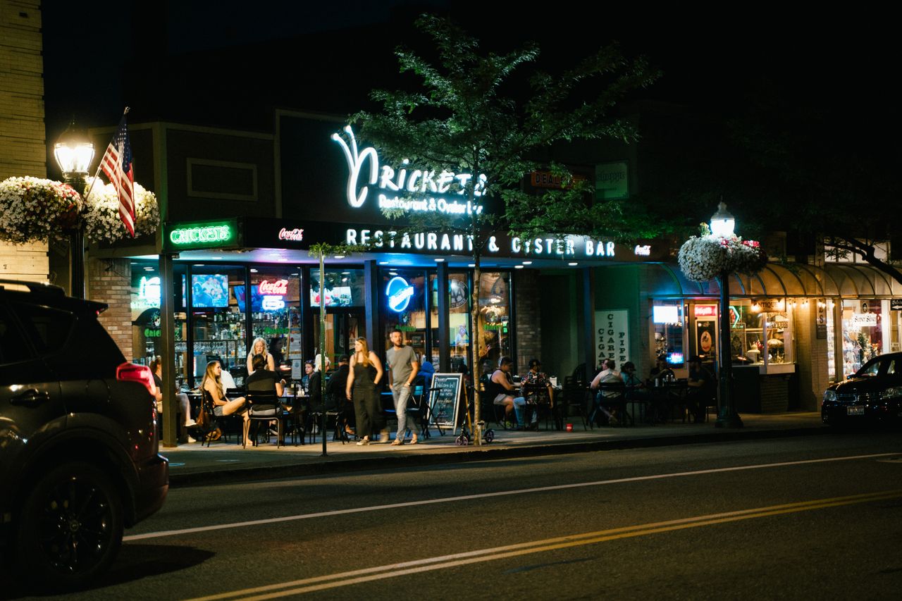 Restaurant Minimum Wage in Michigan (2026): Base Rate, Tipped Wage & Tip Credit
