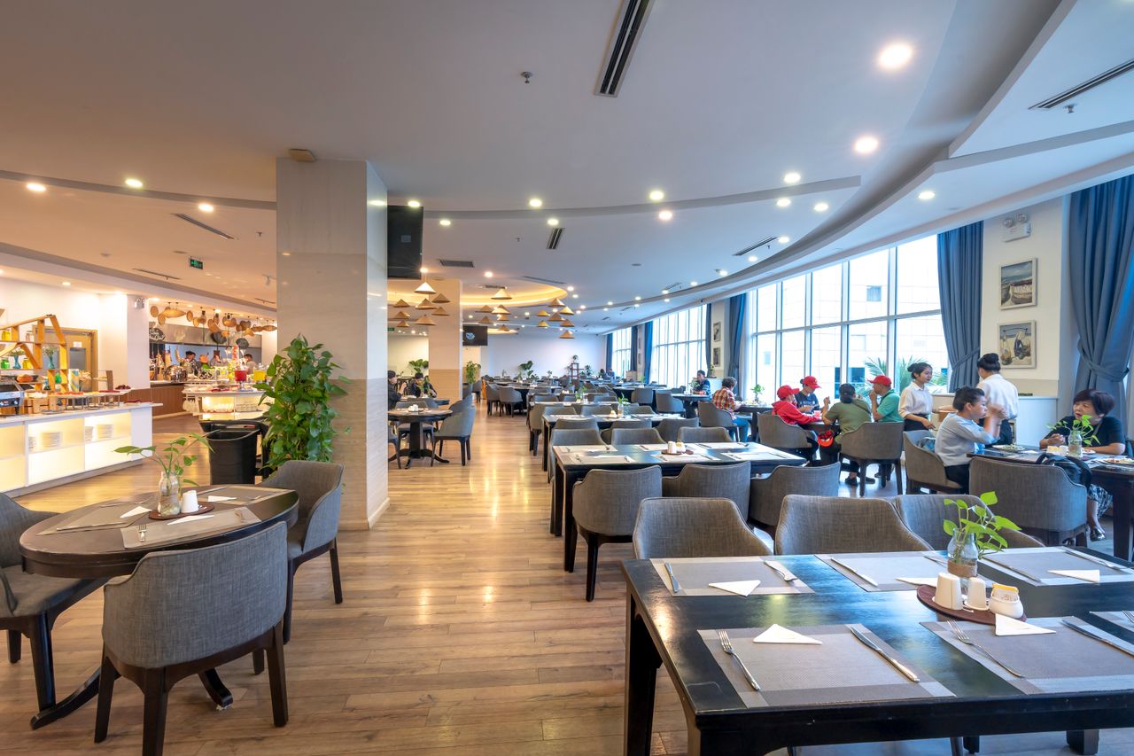 Philadelphia Restaurant Minimum Wage (2026): Base Rate, Tipped Wage & Tip Credit
