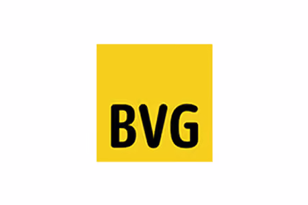 Gelbes BVG-Logo mit schwarzem Text, repräsentiert Berliner Verkehrsbetriebe.