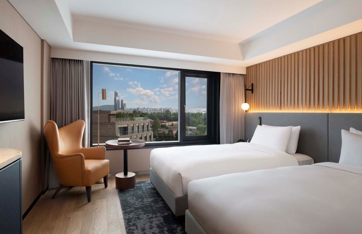 Signature Twin Room