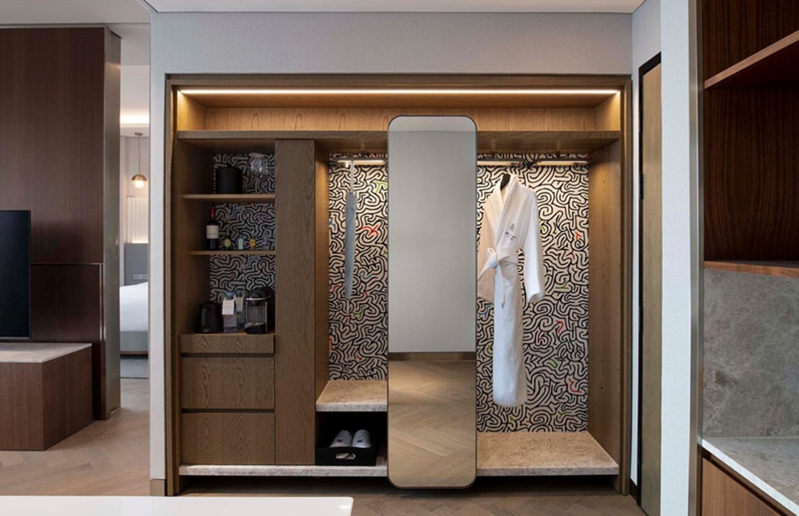 Signature Room - Wardrobe