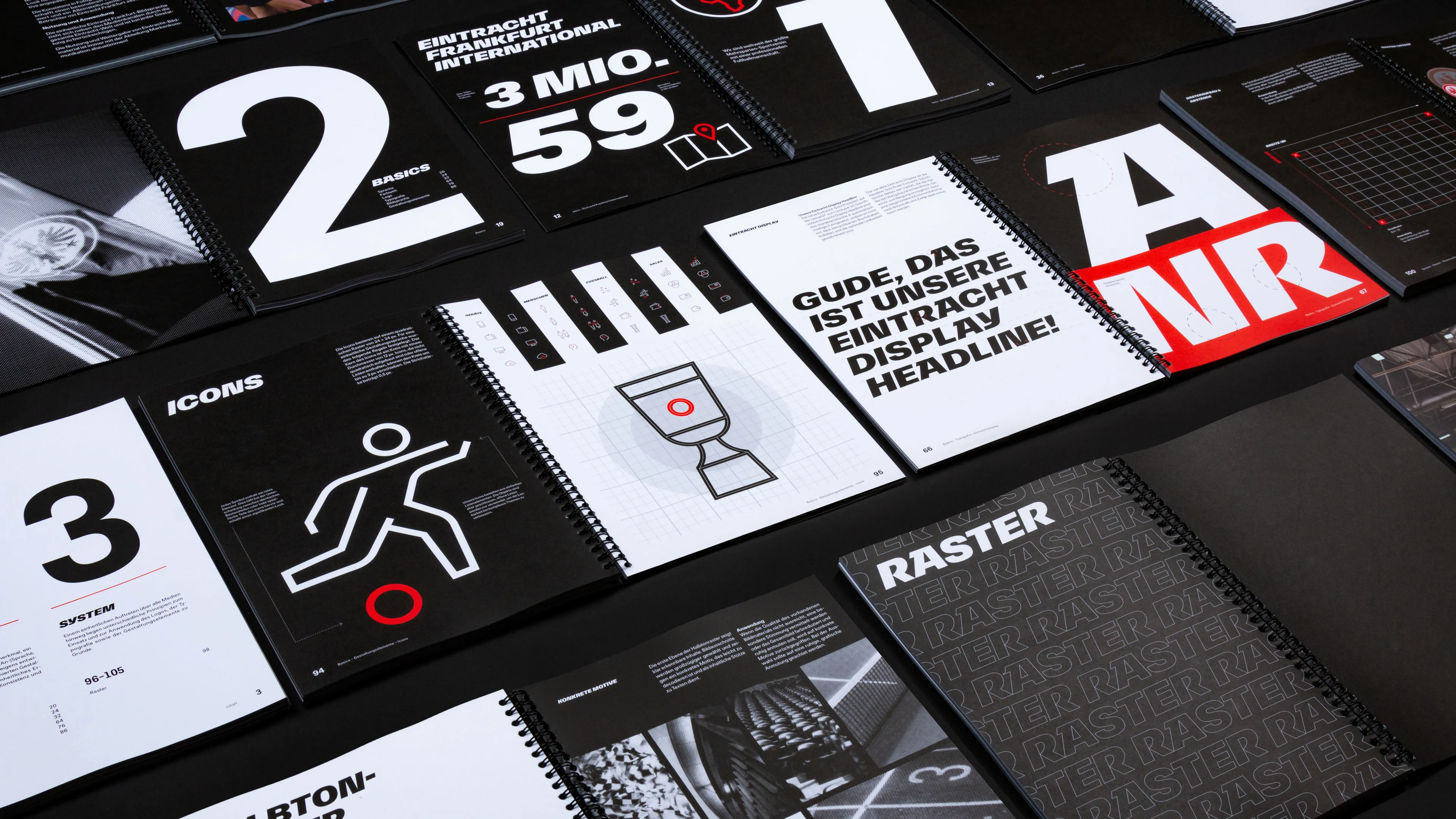 Übersicht verschiedener Seiten des Eintracht Frankfurt Brandbooks.
