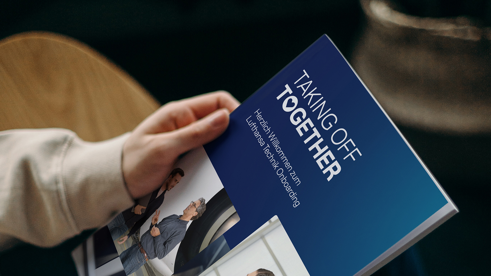 Broschüre im neuen Employer Branding von Lufthansa Technik