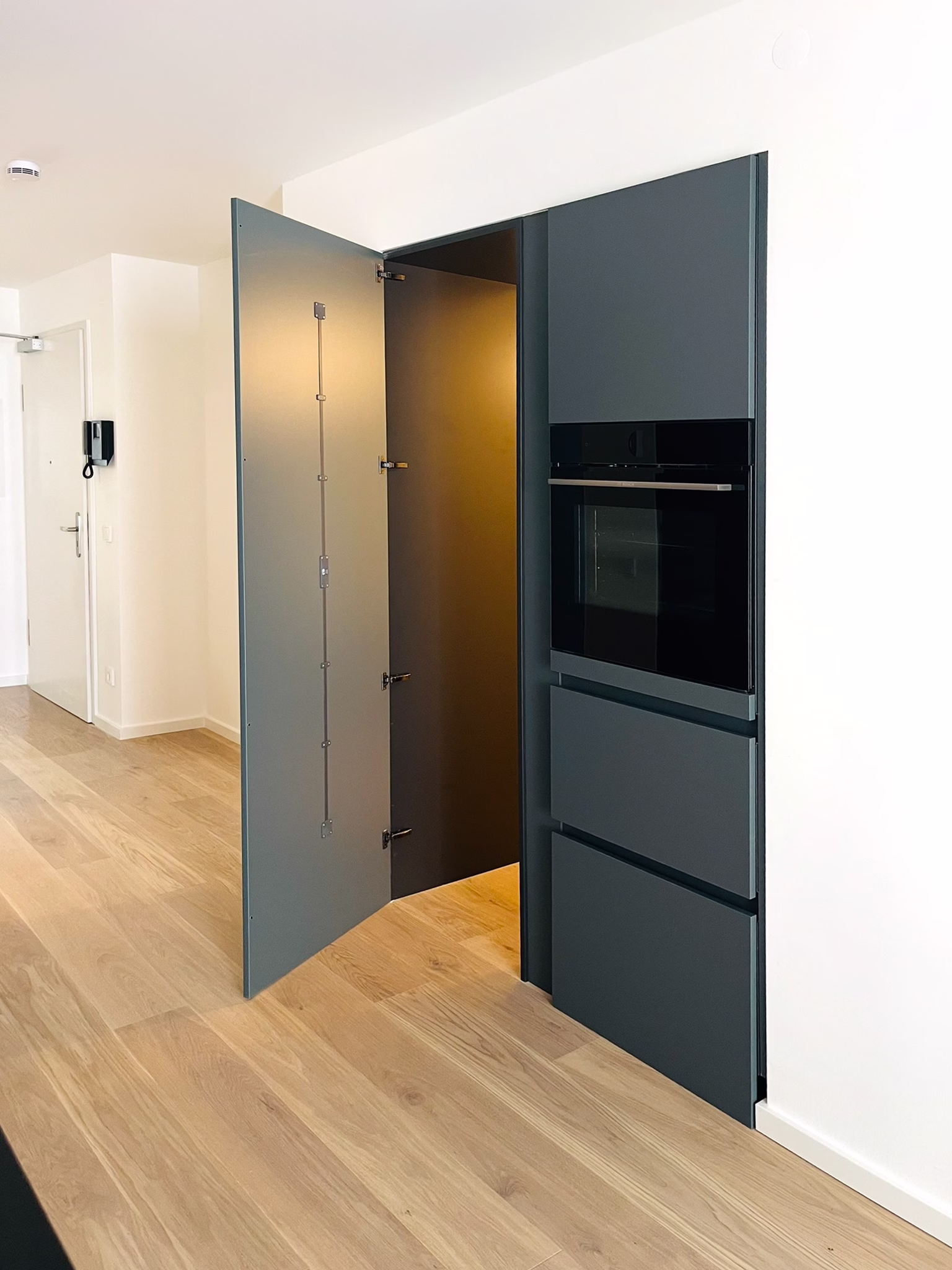 Schrank – Stylische Wohnung Maxvorstadt