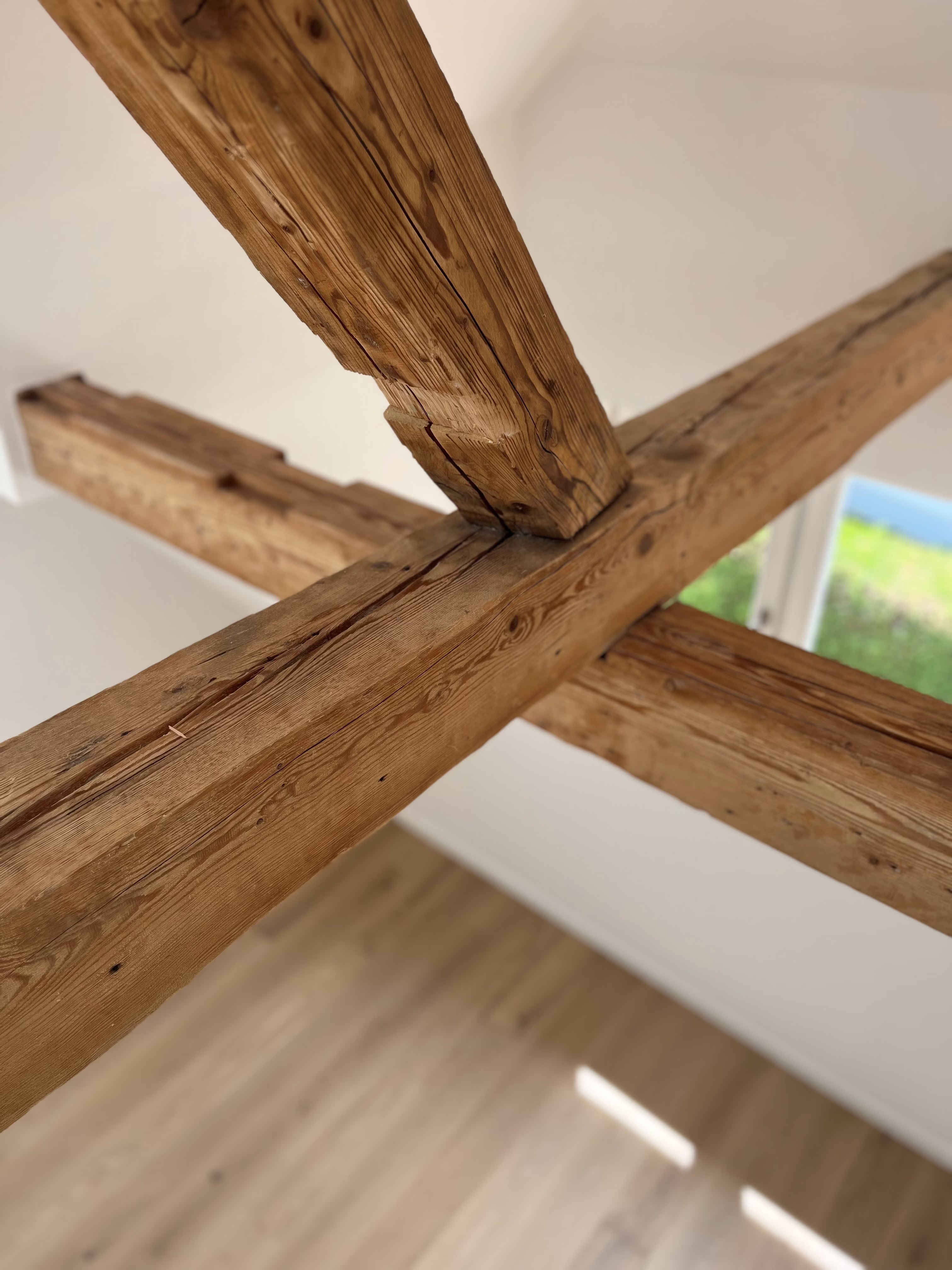 Detail Historische Balken – Dachgeschoßwohnung in Bestlage