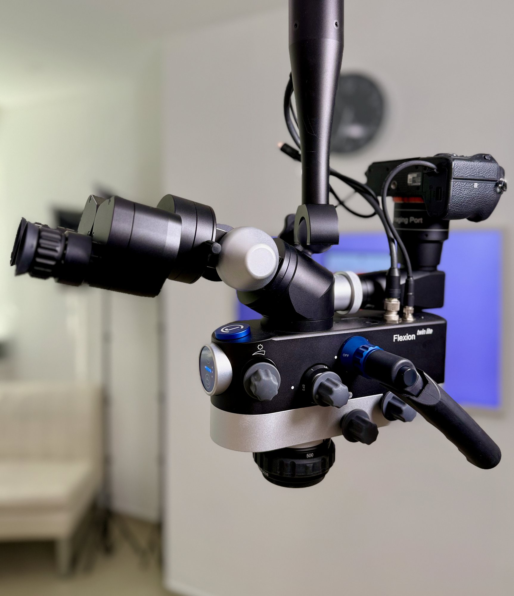 The dental operating microscope used for endodontic treatment
