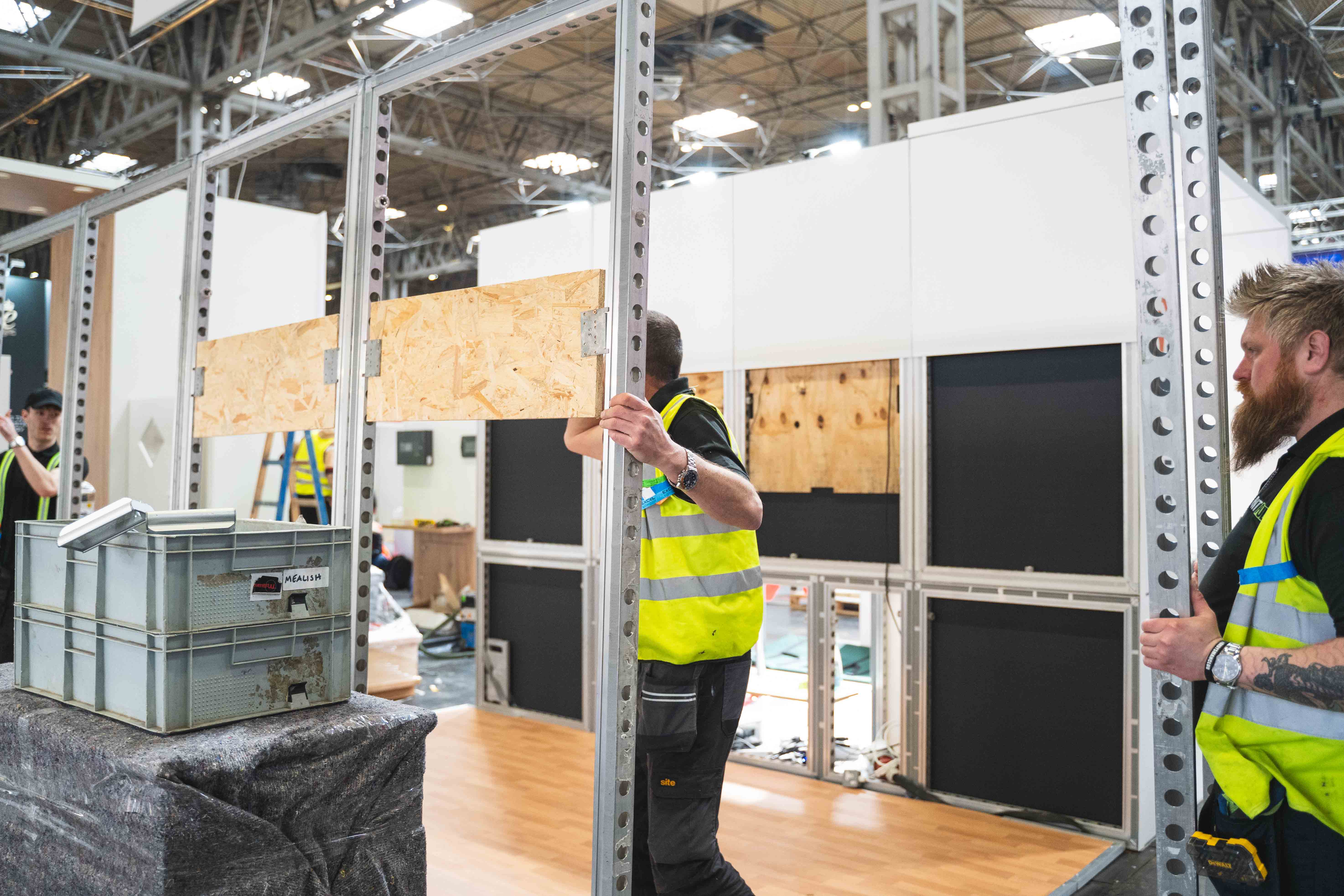 EventFull building a modular exhibition stand.