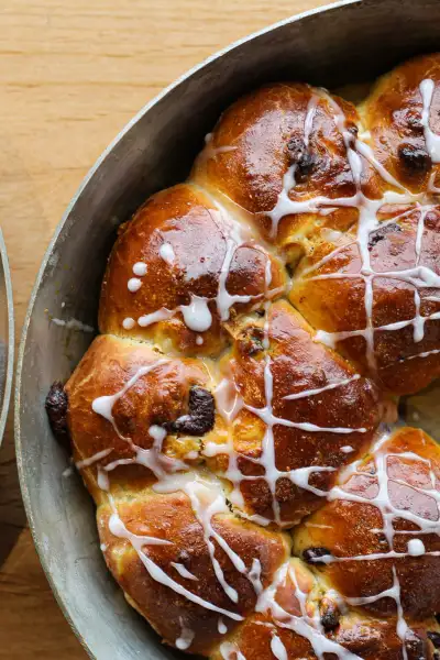 Glazed hot cross buns