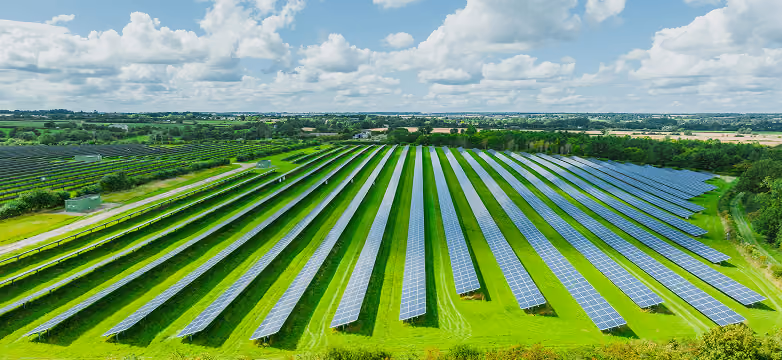 How is the clean energy lending market evolving in 2025?