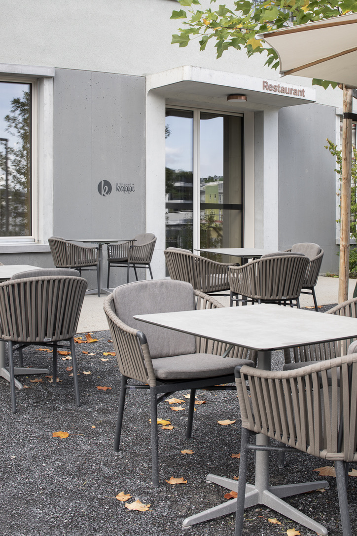 Öffentliche Terrasse des Restaurant Kappi bei der Vivale Residenz Kappelerhof in Baden