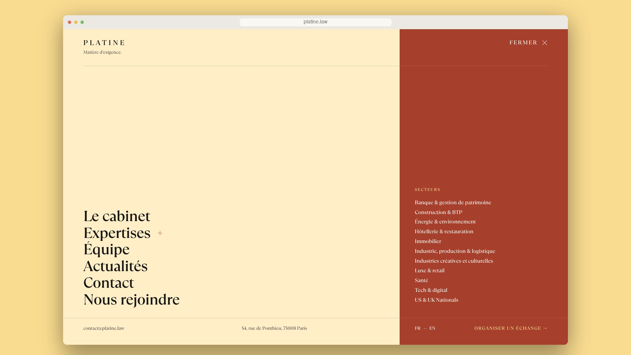 Menu plein écran du site Platine, crème et terracotta