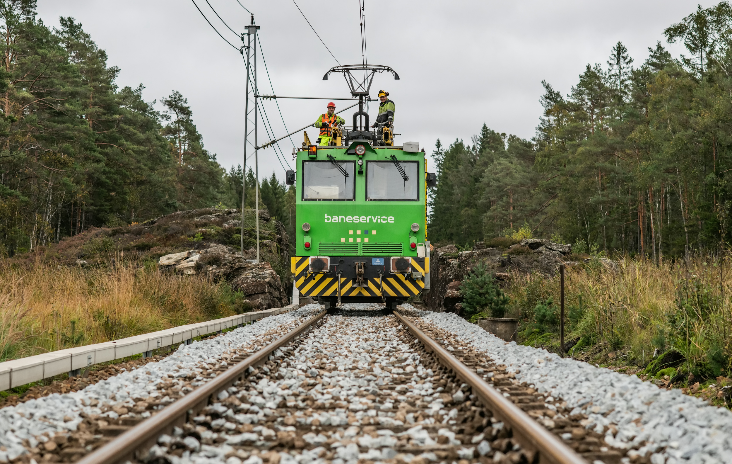 Maskin fra Baneservice på jernbanespor.