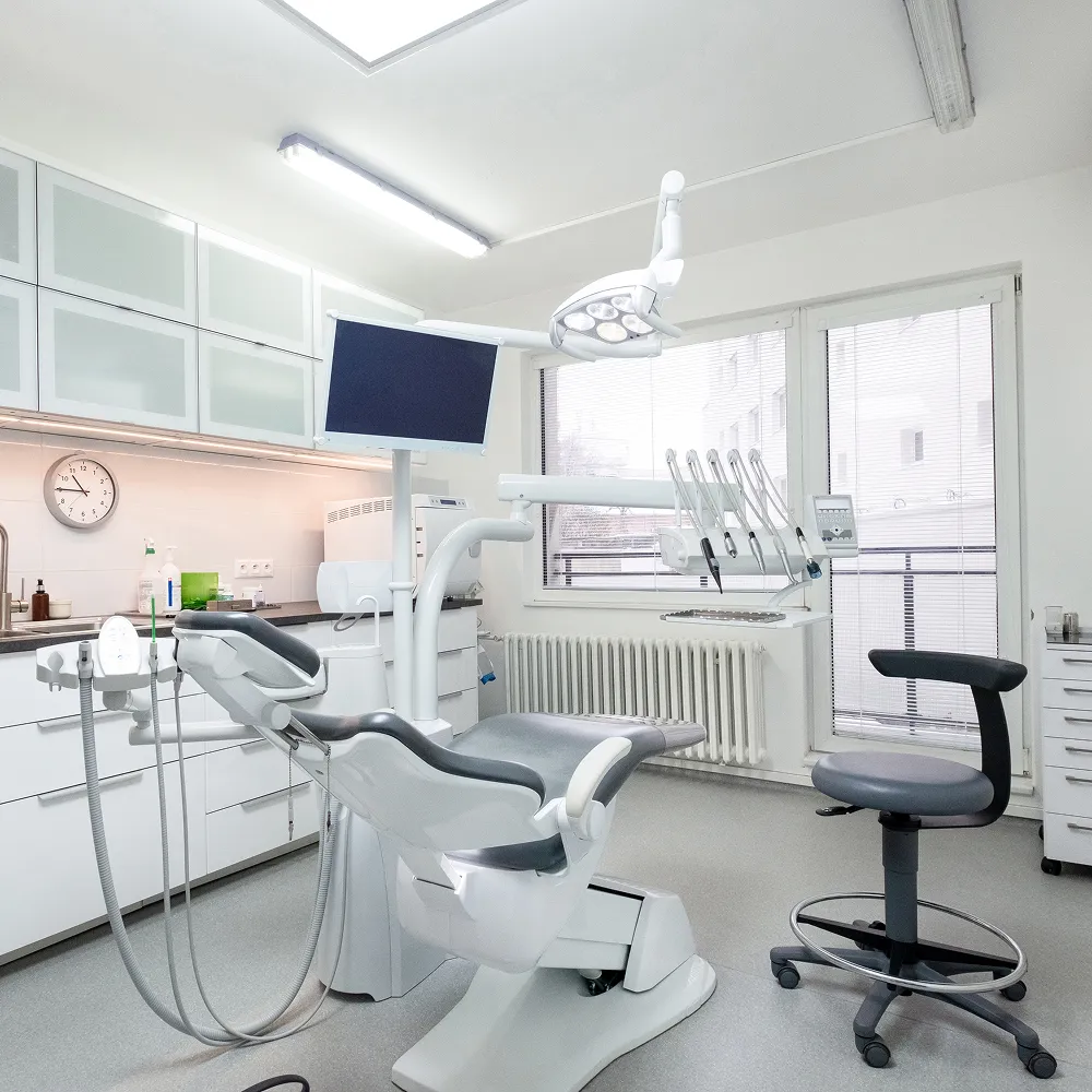 A full arch being designed and milled in a digital laboratory
