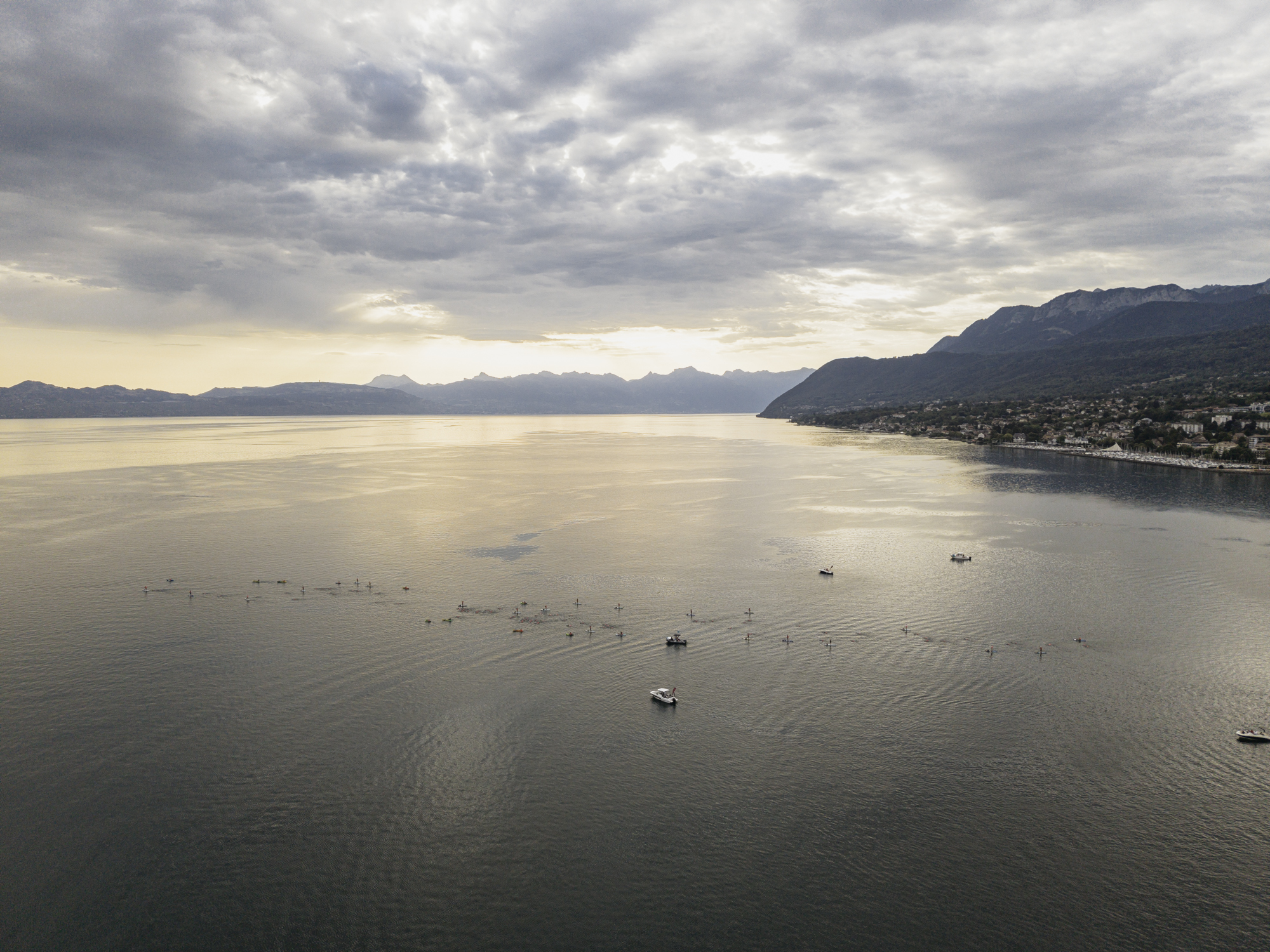 UltraSwim 33.3 #14 Switzerland, drone view of the crossing start