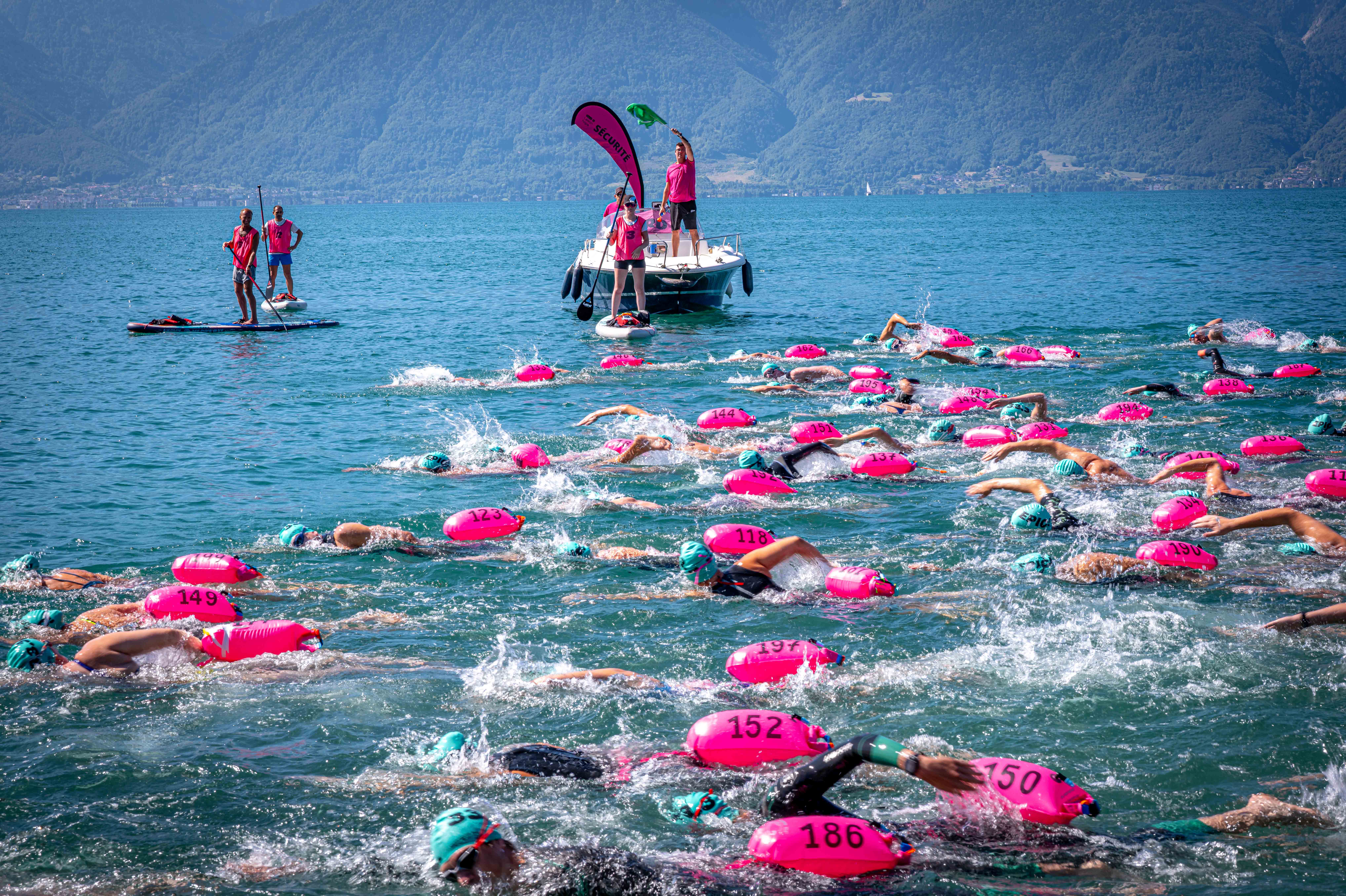 UltraSwim 33.3 #14 Switzerland, swimmers on the start line