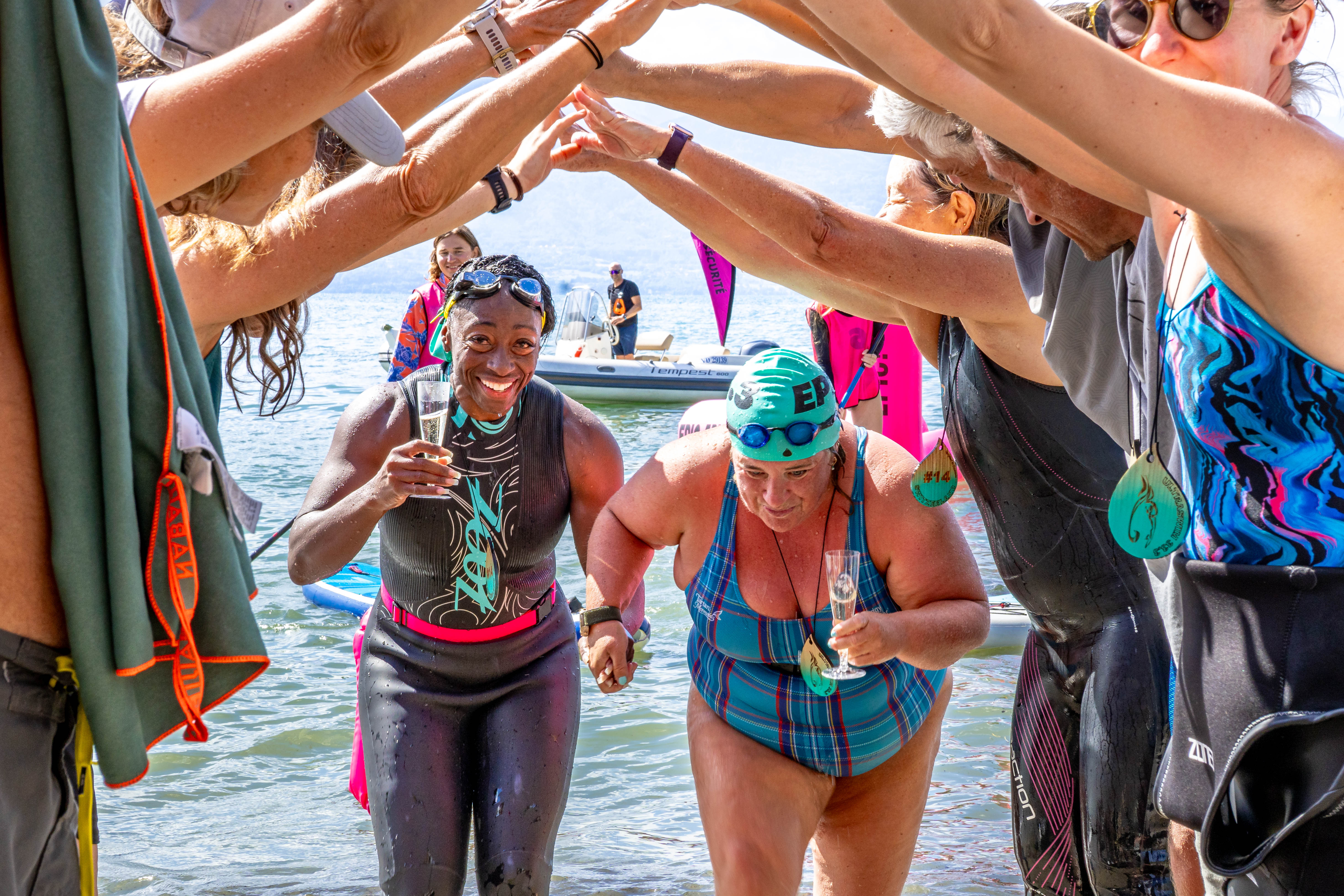 UltraSwim 33.3 #14 Switzerland, champagne under the finish arch